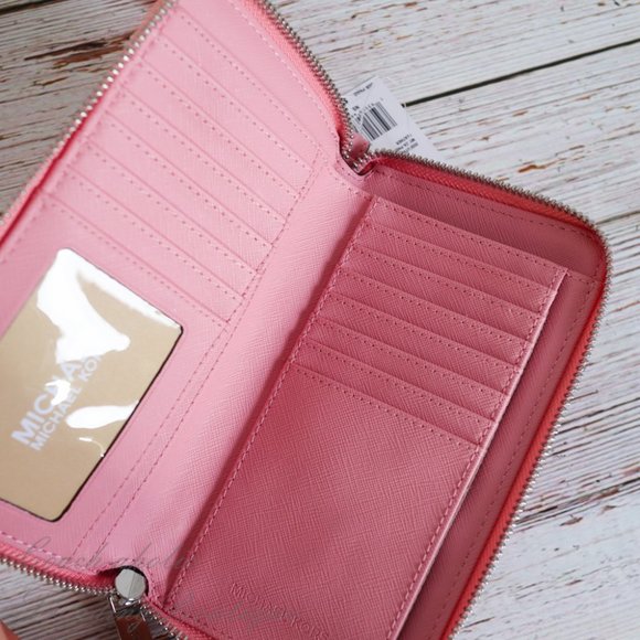 Michael Kors Jet Set Travel Phone Holder Wristlet - Picture 8 of 9